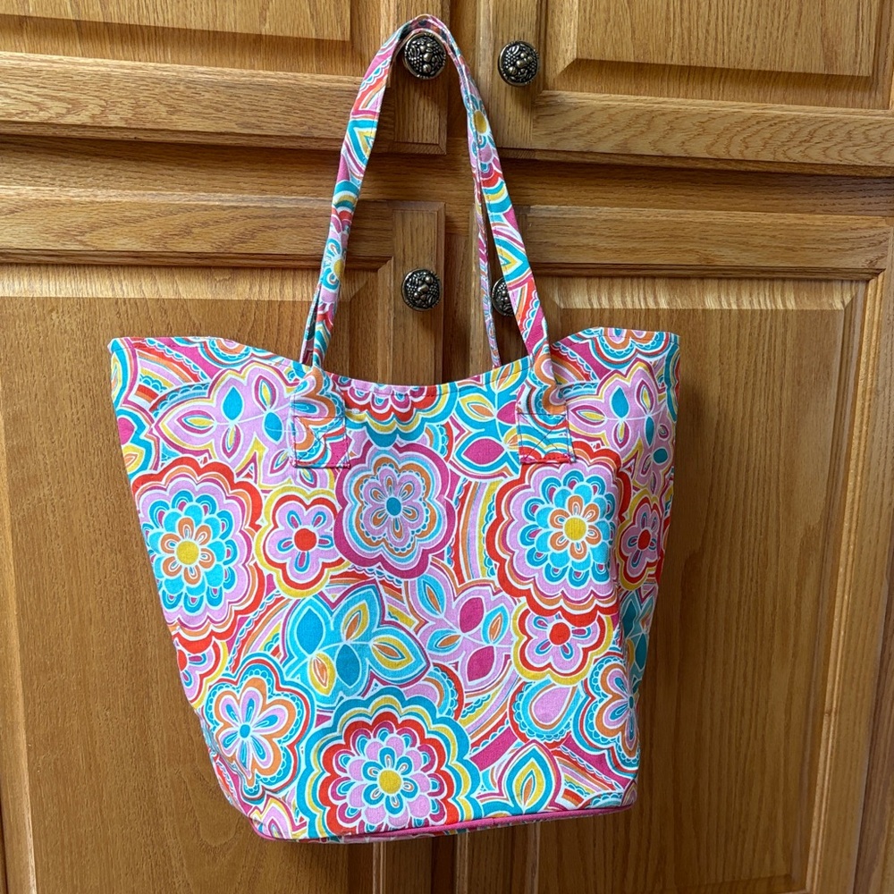 Buckhead Bettie’s large tote carried once